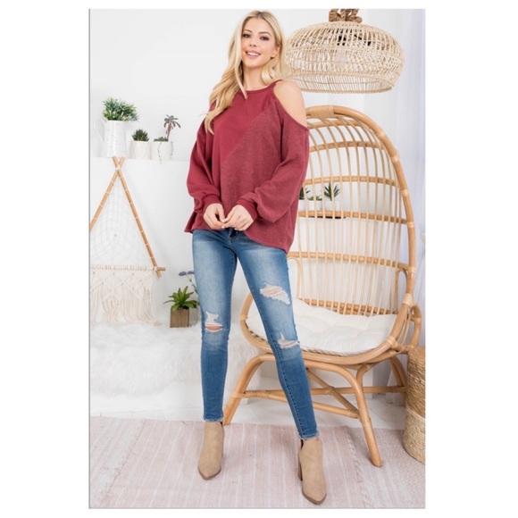 COLD SHOULDER KNIT TOP NWOT - Picture 4 of 8